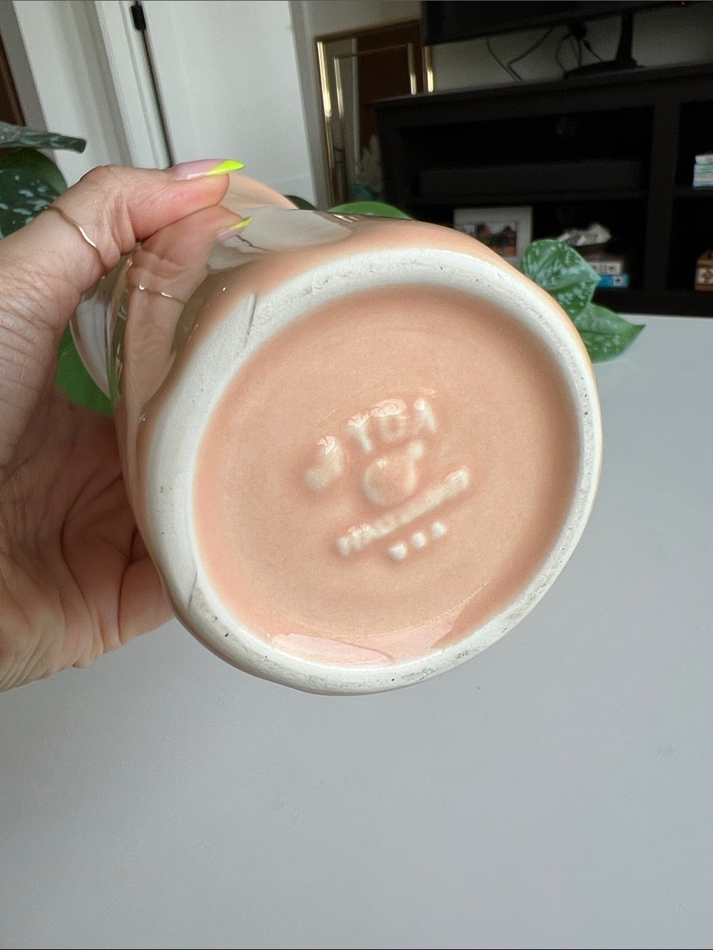Vintage Peach Pfaltzgraff USA Vase Decor - Picture 4 of 11